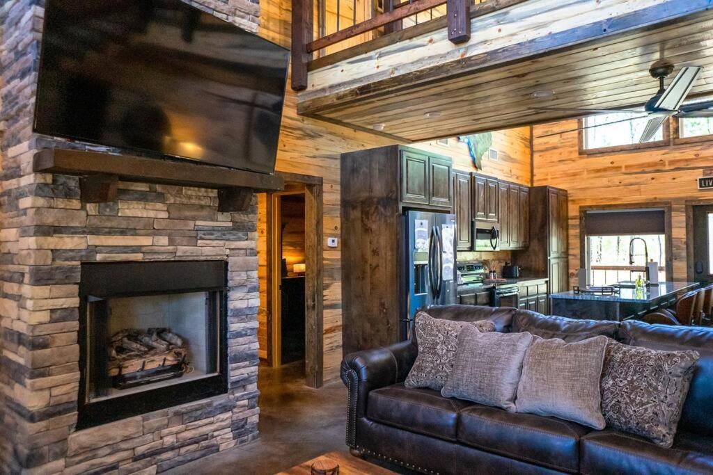 The Big Tex Luxury Cabin Is Epic Broken Bow Exterior foto