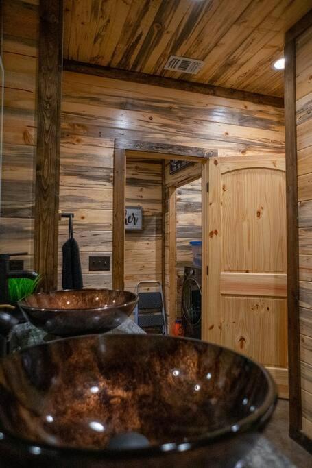 The Big Tex Luxury Cabin Is Epic Broken Bow Exterior foto