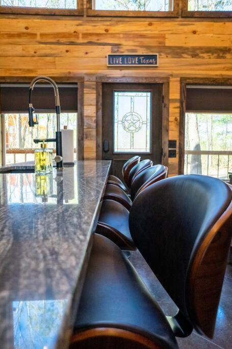 The Big Tex Luxury Cabin Is Epic Broken Bow Exterior foto