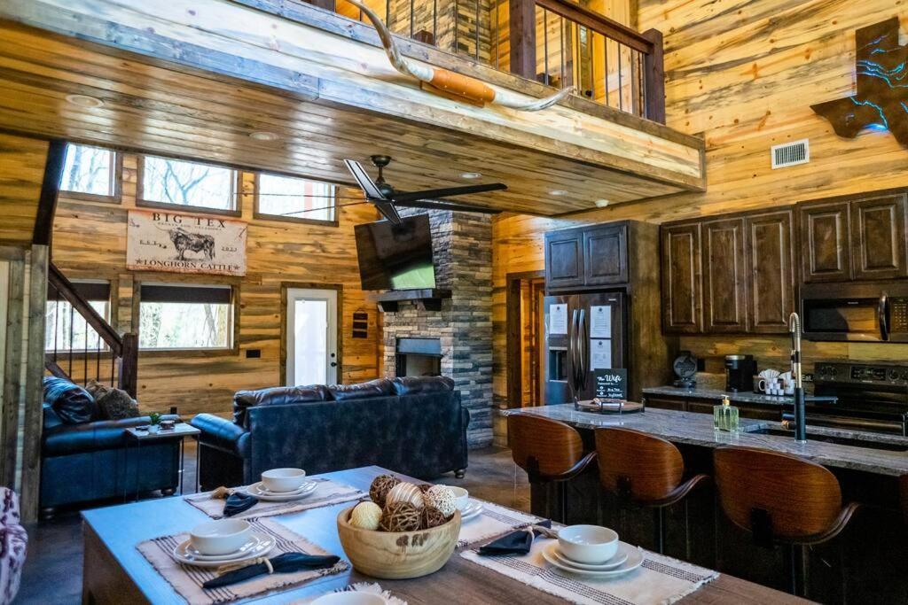 The Big Tex Luxury Cabin Is Epic Broken Bow Exterior foto